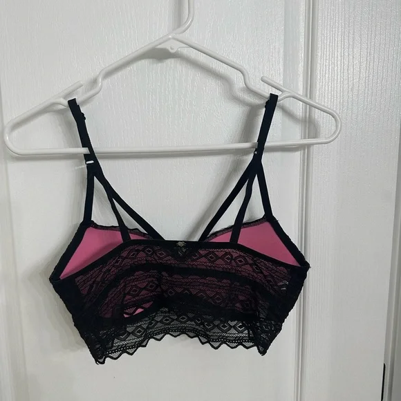Black lace Pink by Victoria Secret small bra - Picture 4 of 5